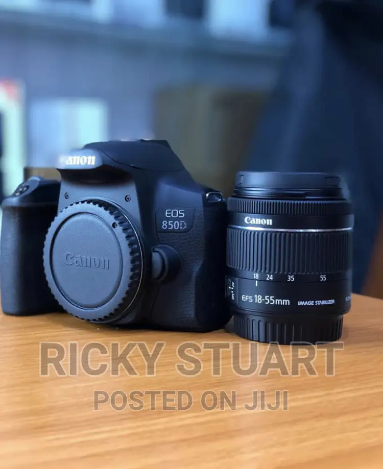 Canon 850D With 18-55mm Lens