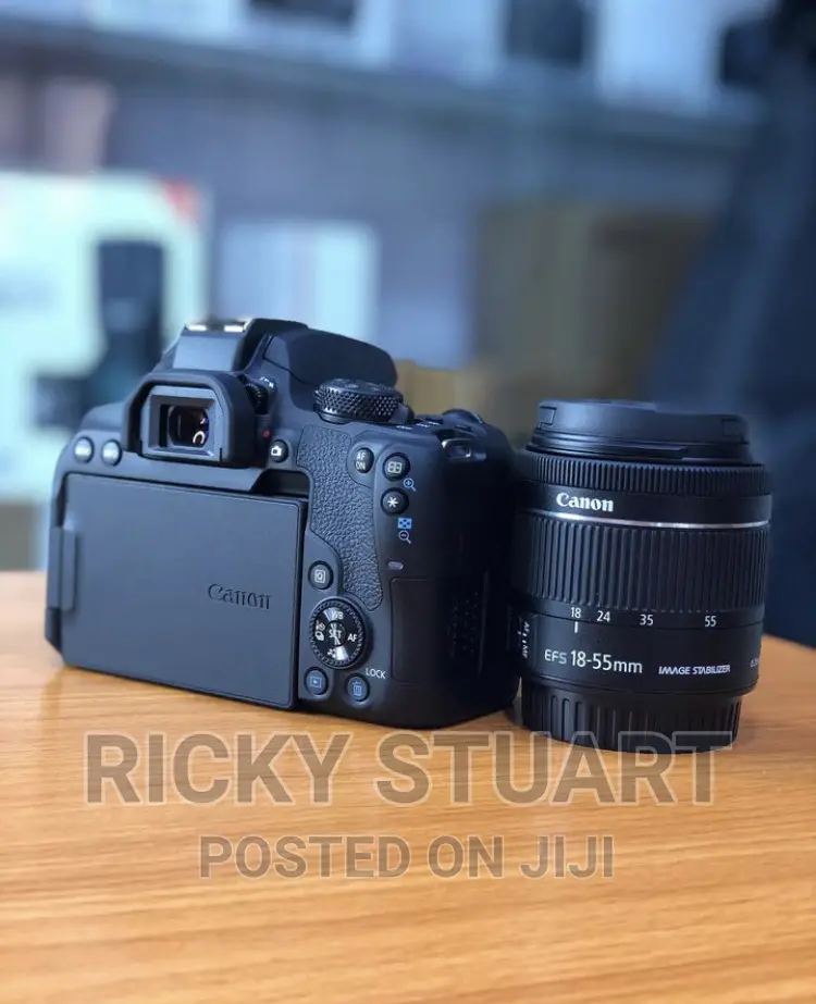 Canon 850D With 18-55mm Lens