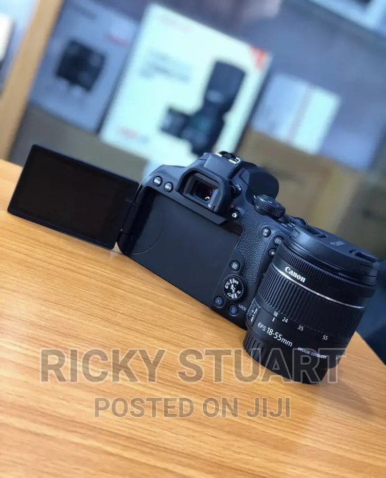 Canon 850D With 18-55mm Lens