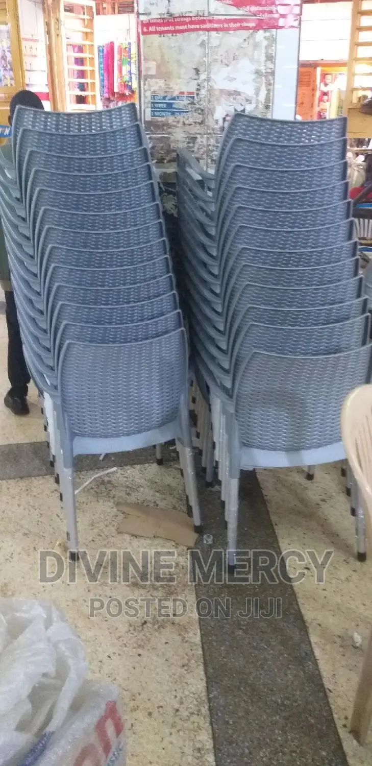 Steel Leg Armed Chair