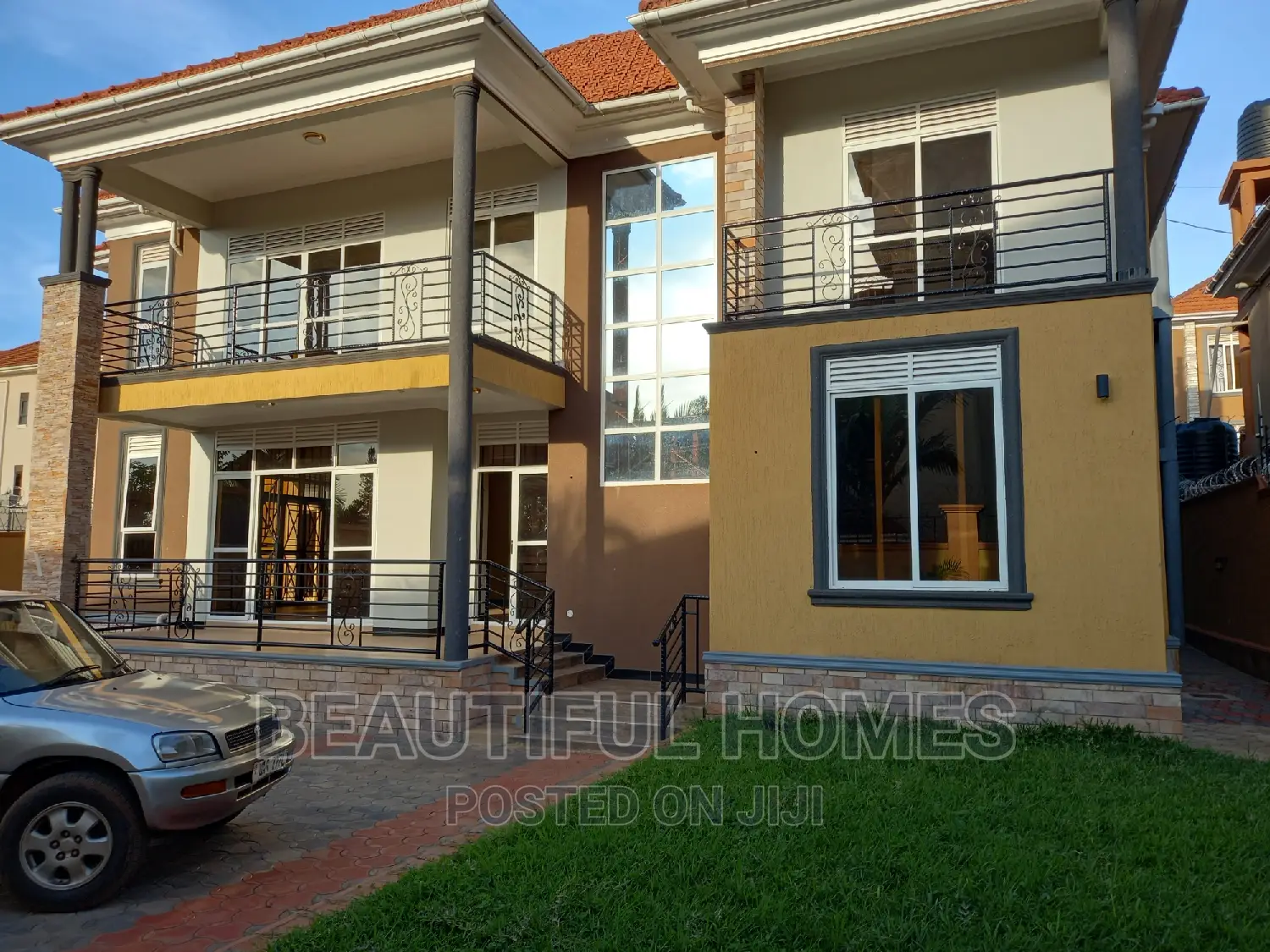 Furnished 7bdrm Duplex in Kira First Class for sale
