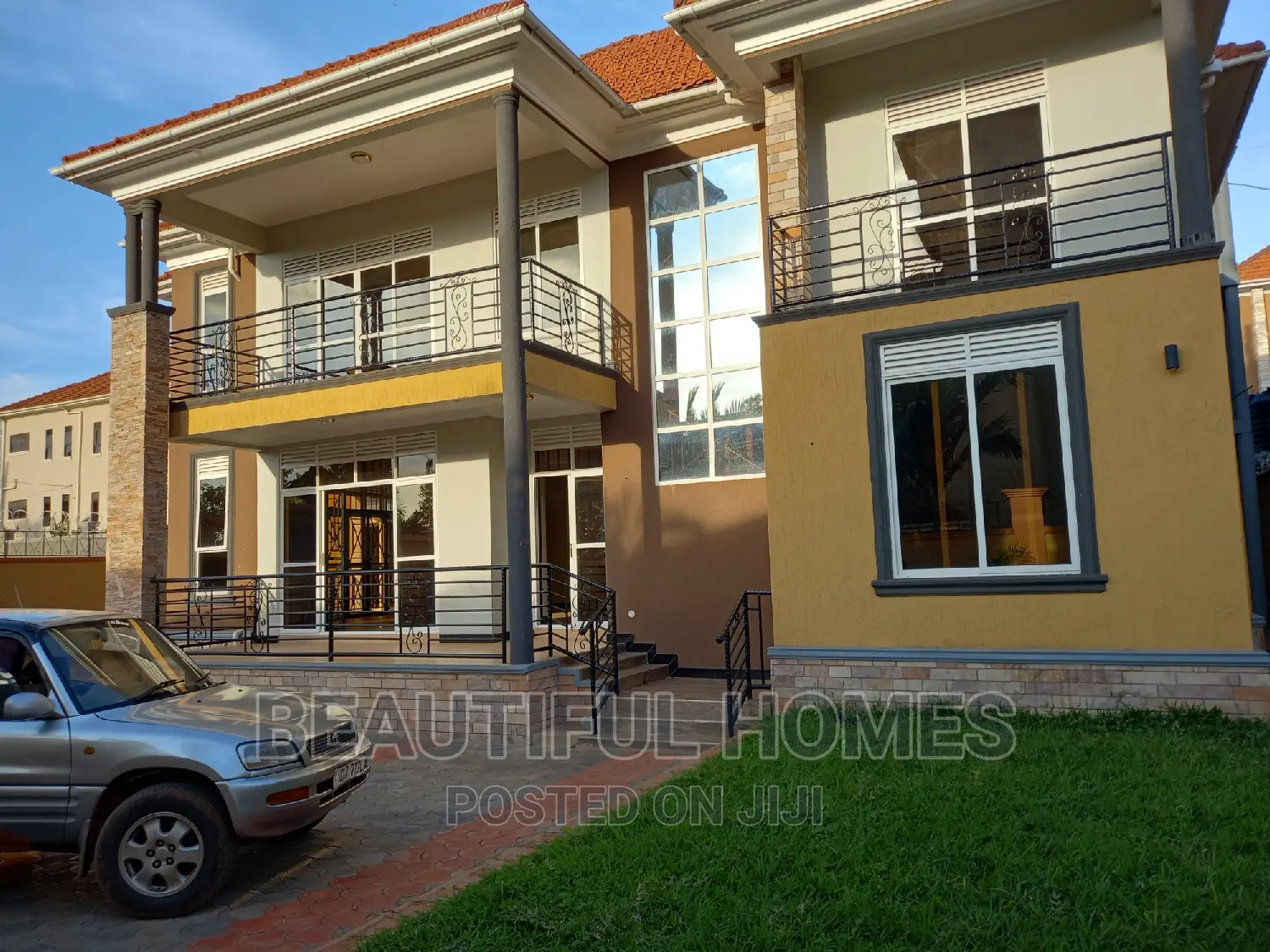 Furnished 7bdrm Duplex in Kira for sale