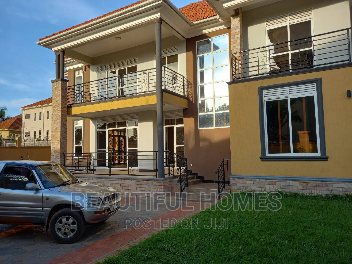 Furnished 7bdrm Duplex in Kira for sale