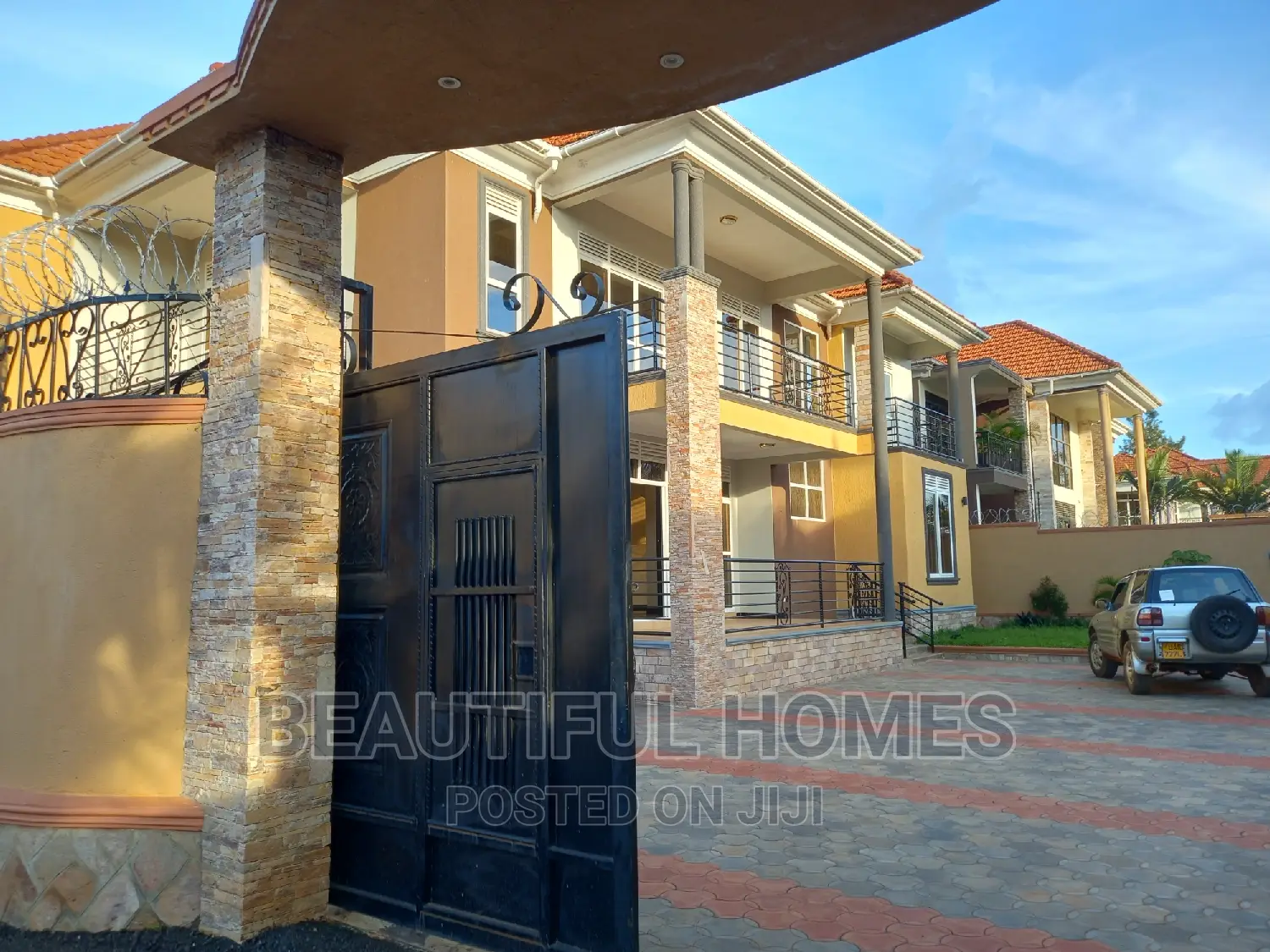Furnished 7bdrm Mansion in Kira for sale