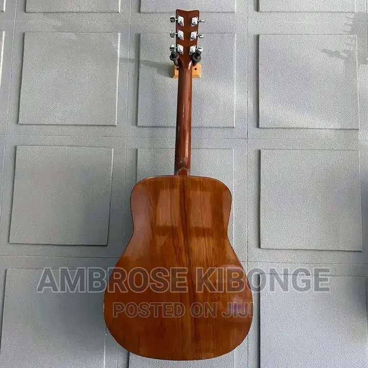 Genuine Quality YAMAHA Full Size Amplified Acoustic Guitar