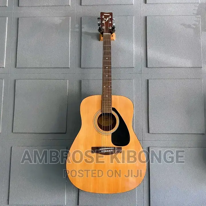 Genuine Quality YAMAHA Full Size Amplified Acoustic Guitar