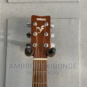 Genuine Quality YAMAHA Full Size Amplified Acoustic Guitar