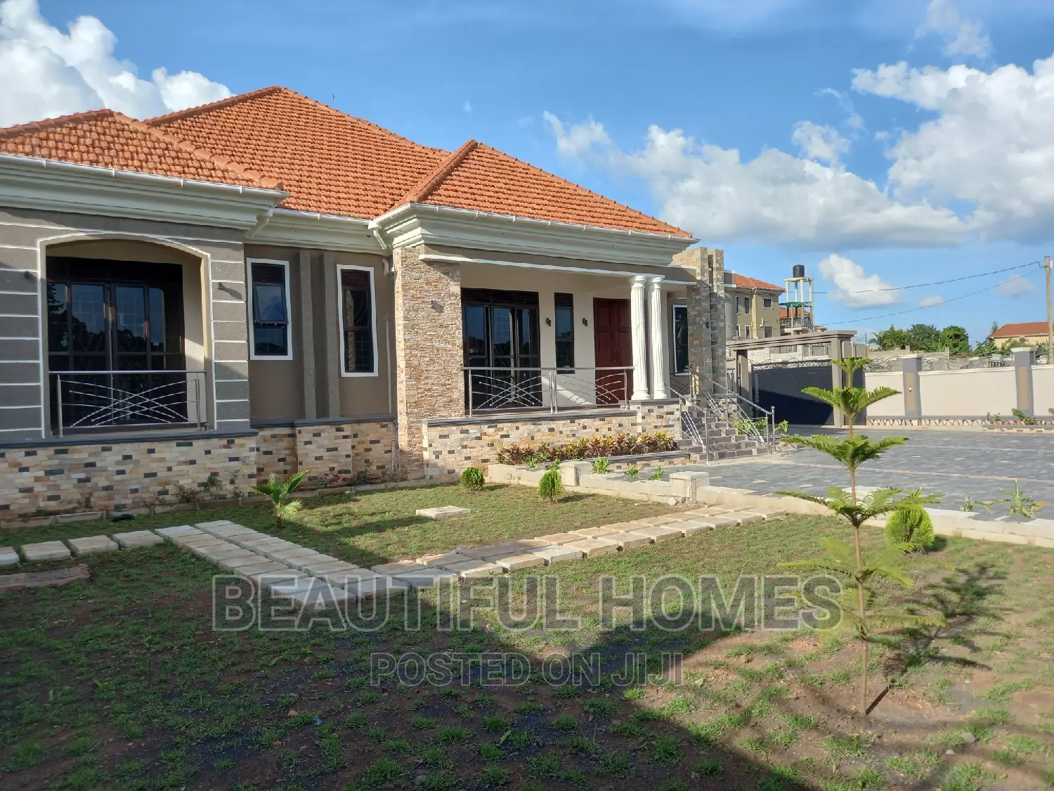 Furnished 5bdrm Mansion in Kira Mamerito for sale