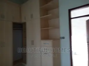 Furnished 5bdrm Mansion in Kira Mamerito for sale