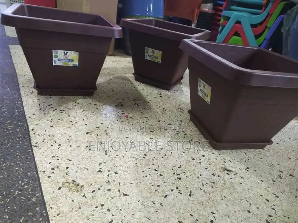 Plastic Flower Pot