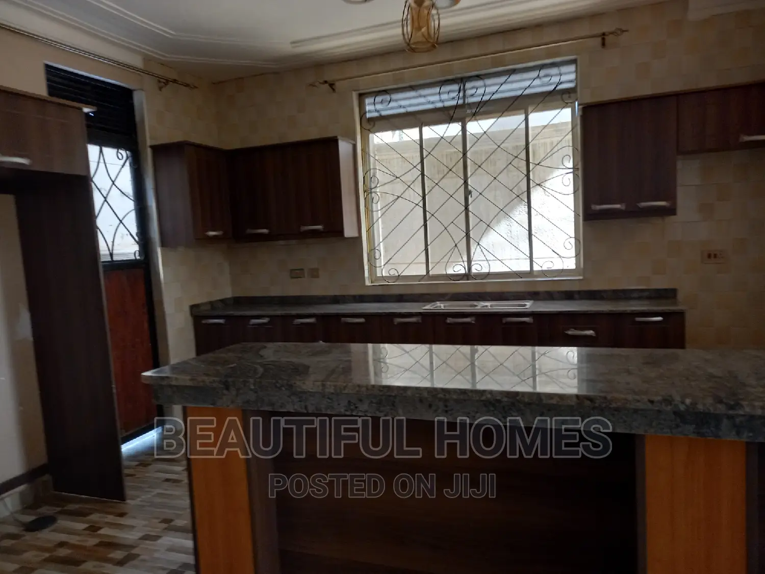 Furnished 4bdrm Duplex in Kira Tarmack, Central Division for sale