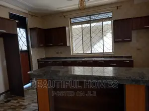 Furnished 4bdrm Duplex in Kira Tarmack, Central Division for sale