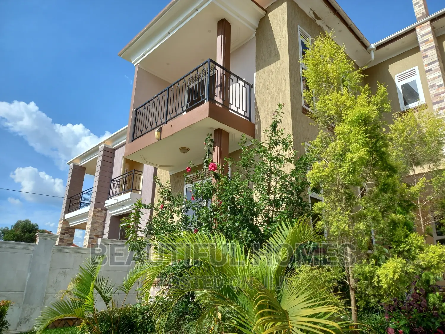 Furnished 4bdrm Duplex in Kira Mamerito Road for sale