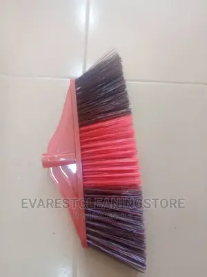 Hg. V-Brooms