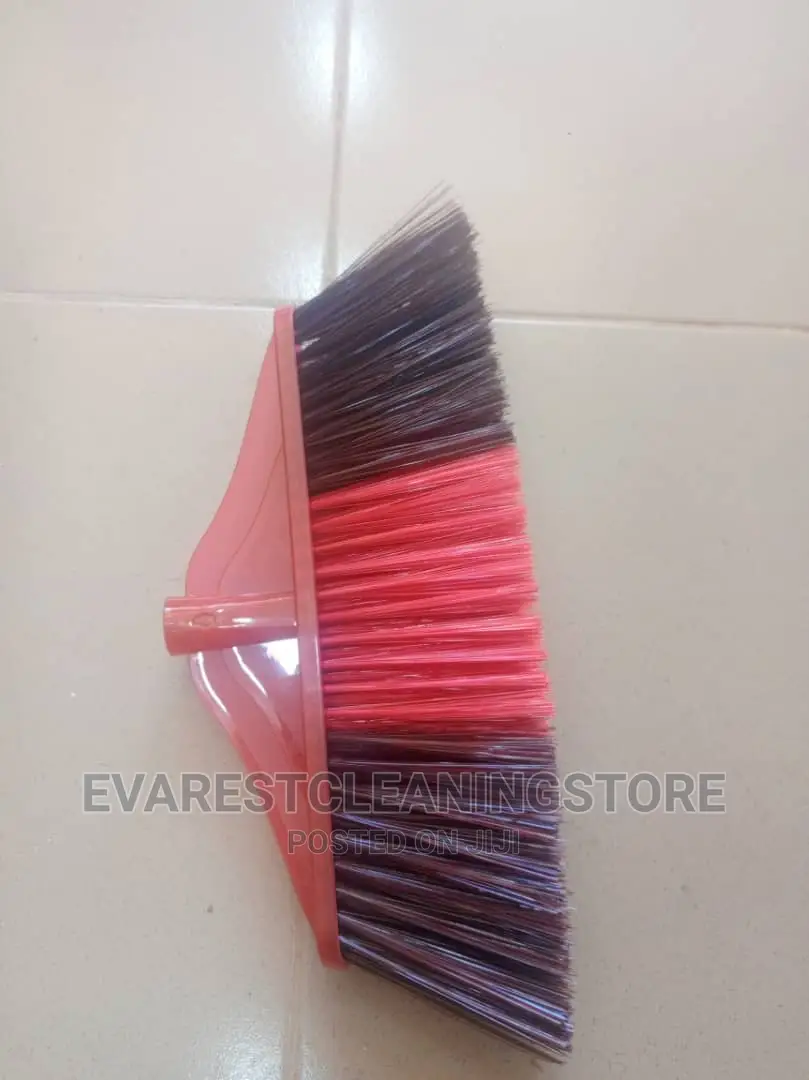 Hg. V-Brooms
