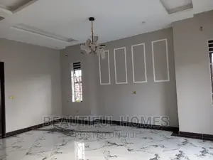 Furnished 6bdrm Duplex in Kira for sale