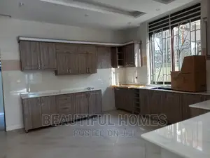 Furnished 6bdrm Mansion in Kira Mamerito Road for sale