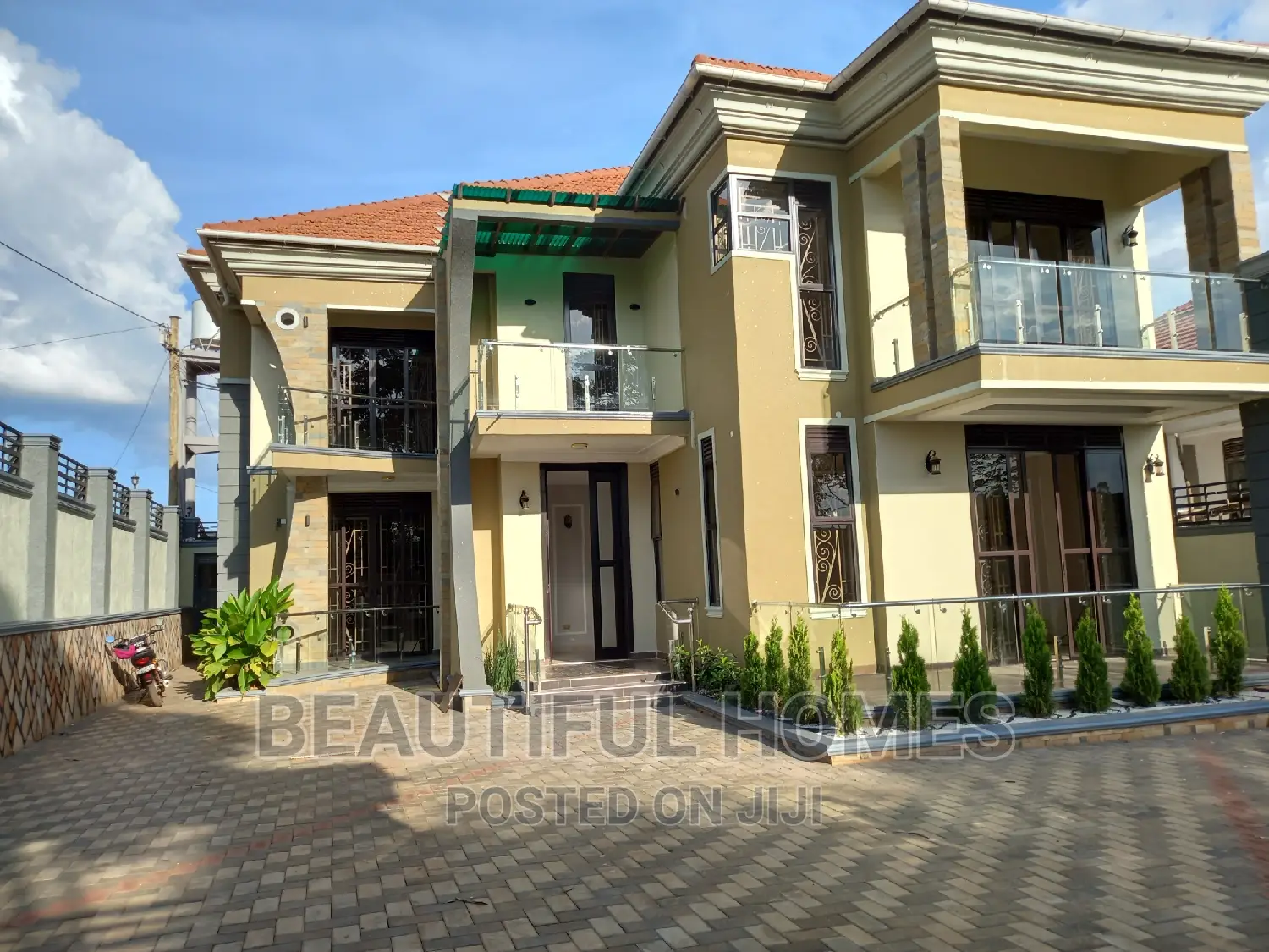 Furnished 6bdrm Mansion in Kira Mamerito Road for sale