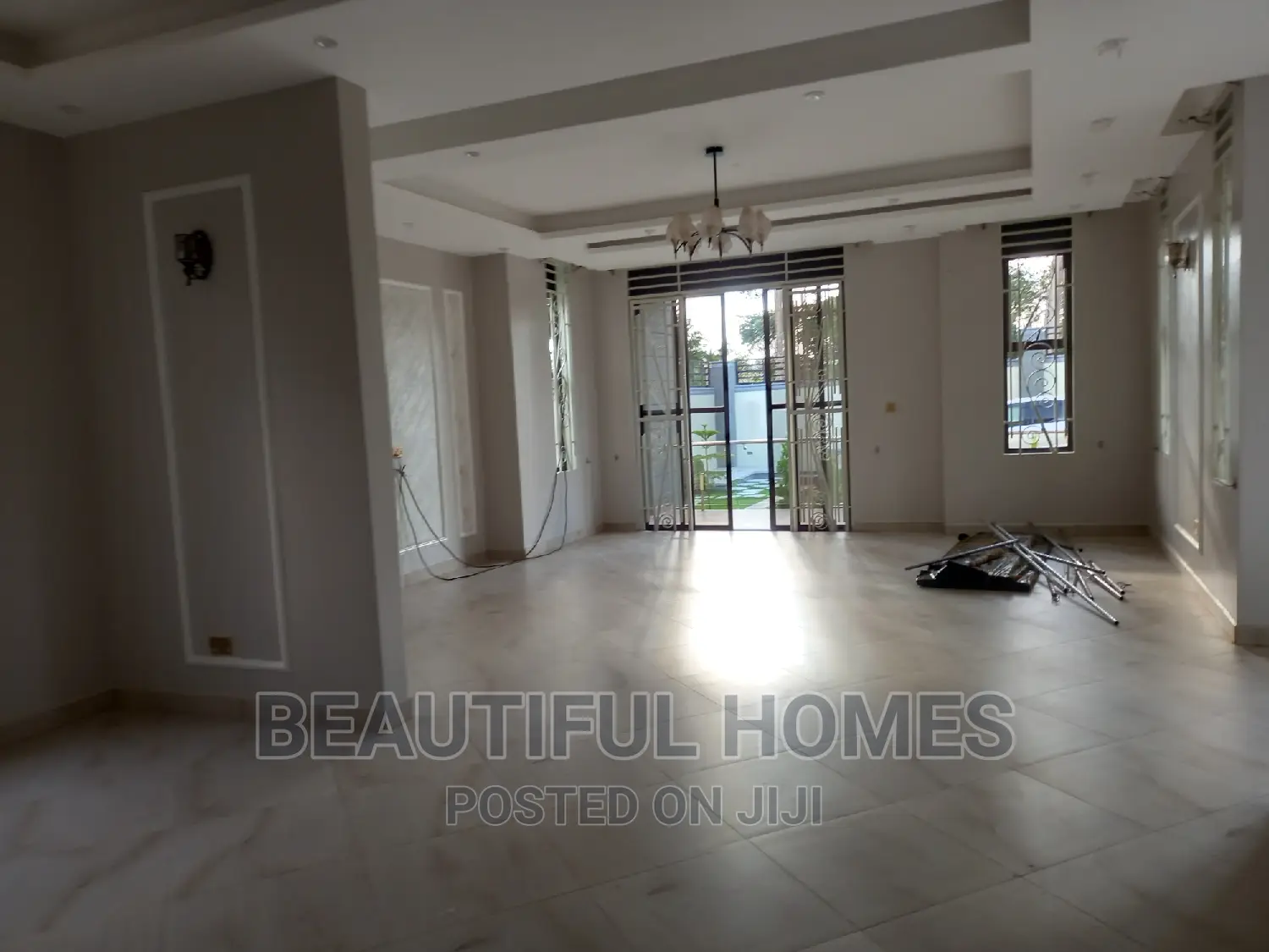 Furnished 6bdrm Mansion in Kira Mamerito Road for sale