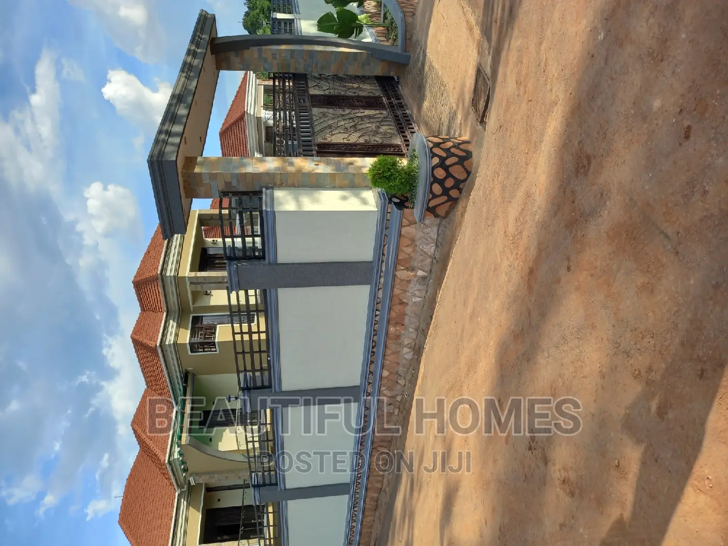 Furnished 6bdrm Mansion in Kira Mamerito Road for sale