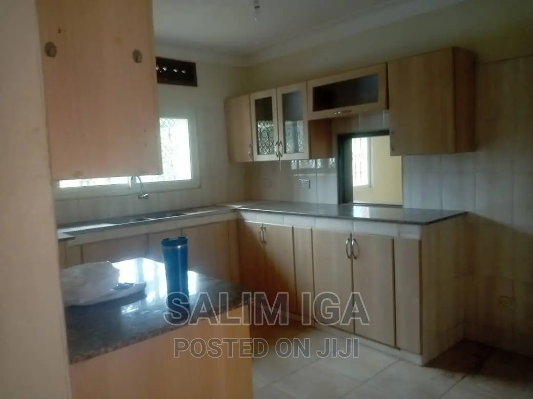 3bdrm Bungalow in Kololo Property, Central Division for rent