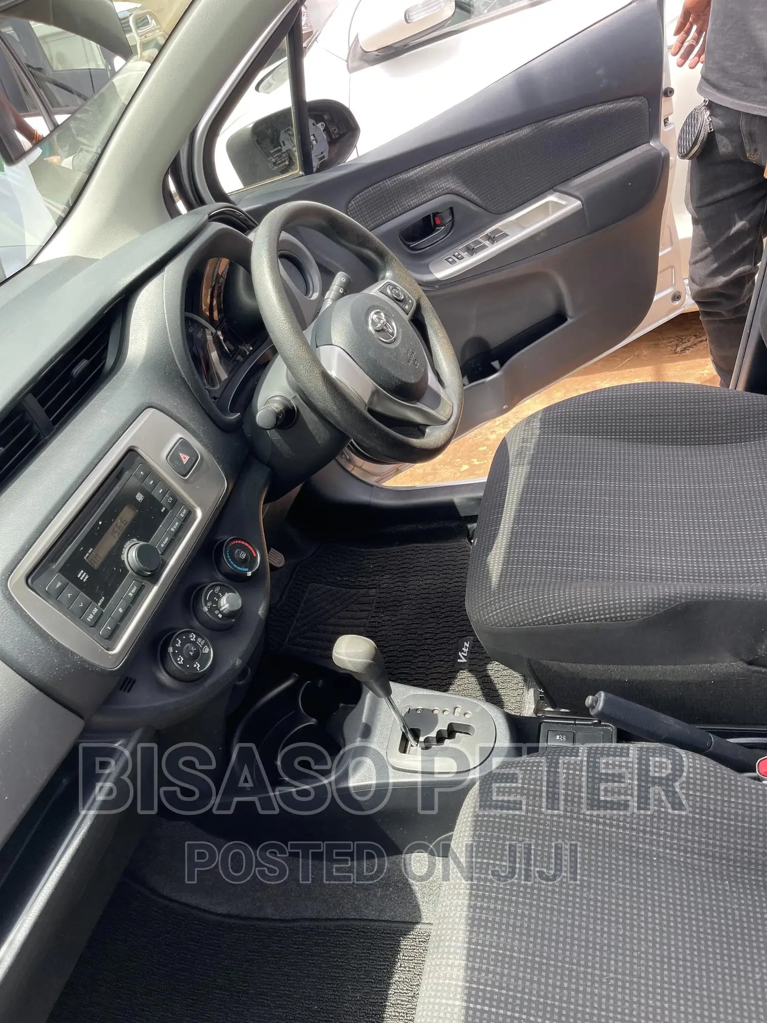 Toyota Vitz 1.3 AWD 5dr 2014 Silver