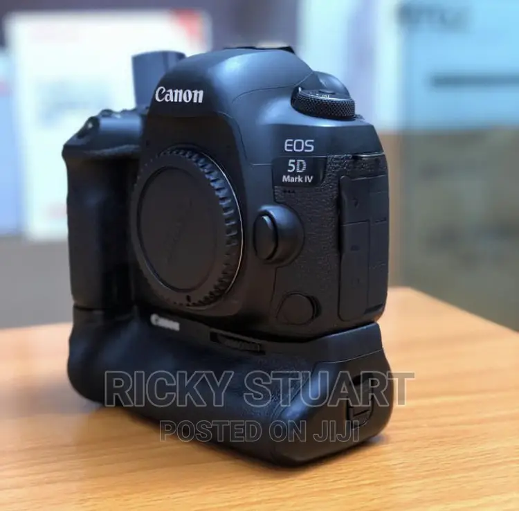 Canon 5D MRK Iv Body Only WTH Abattery Grip