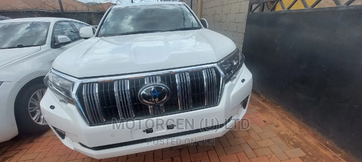 New Toyota Land Cruiser Prado 3.0 172hp 2021 Off white