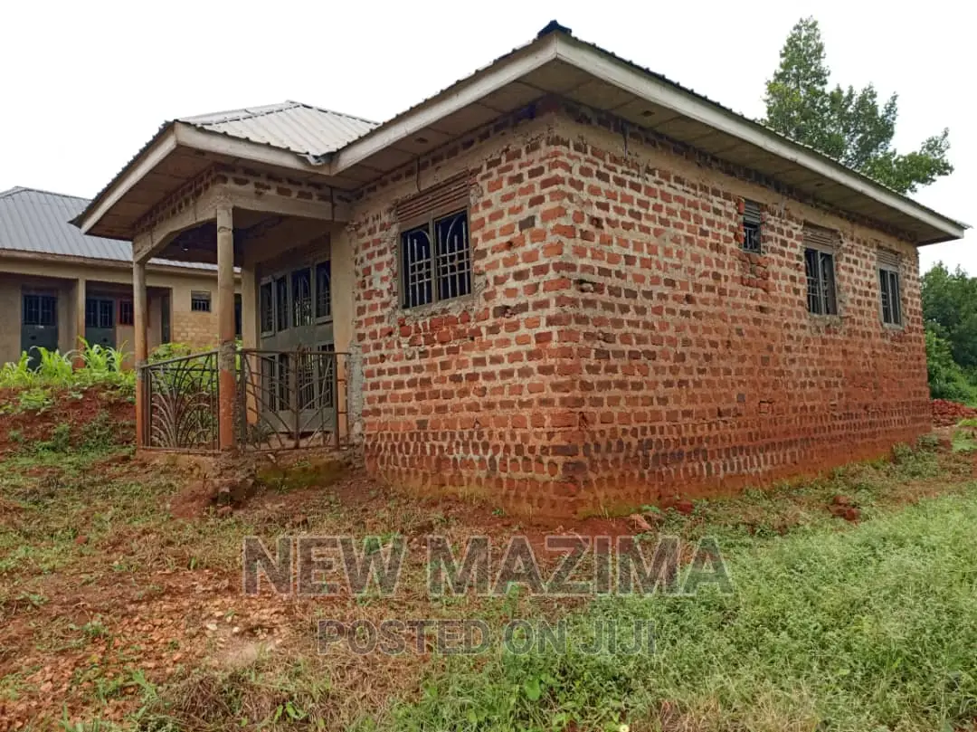 3bdrm House in Nansana Bujjuko, Central Division for sale