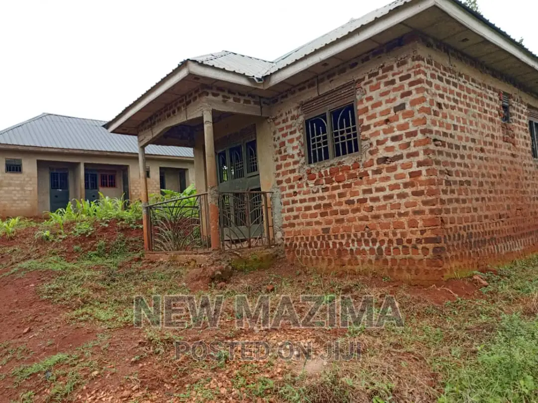 3bdrm House in Nansana Bujjuko, Central Division for sale