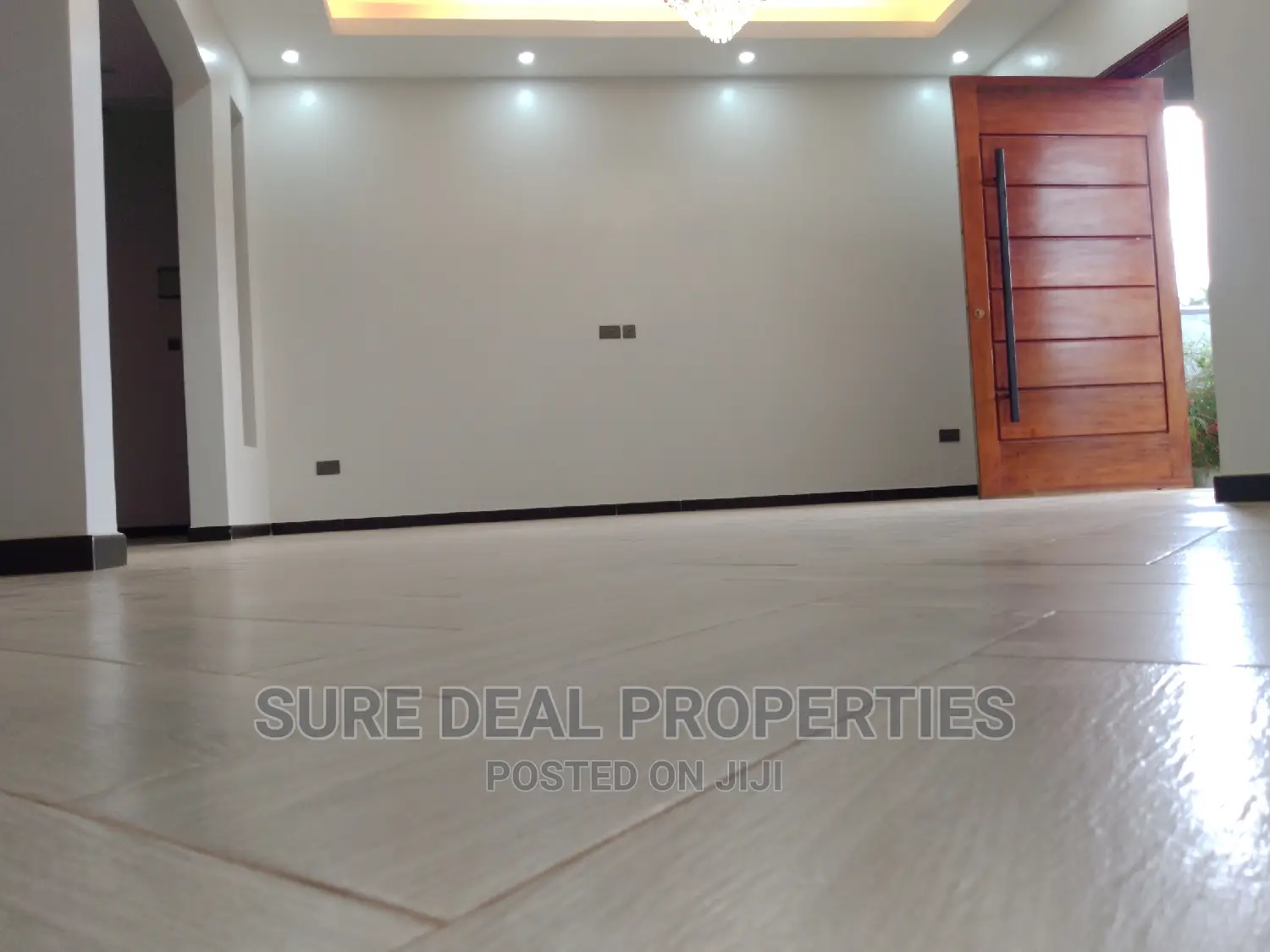 3bdrm Bungalow in Kira-Mulawa Estate for sale