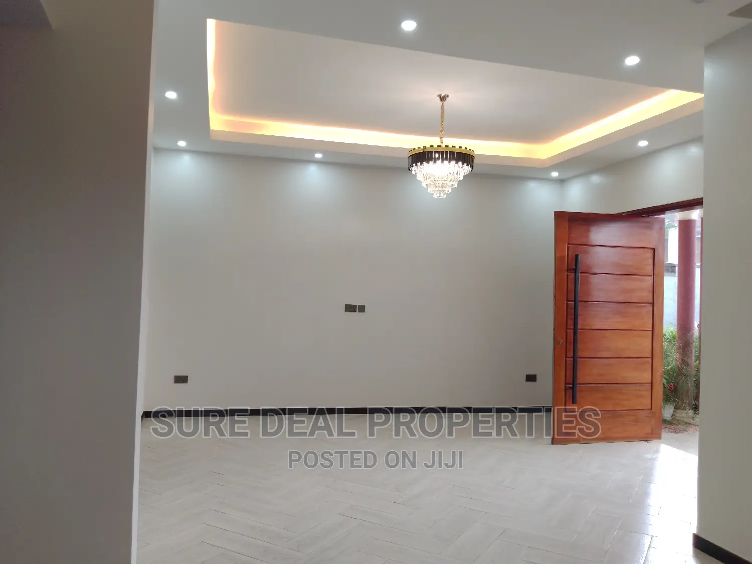 3bdrm Bungalow in Kira-Mulawa Estate for sale