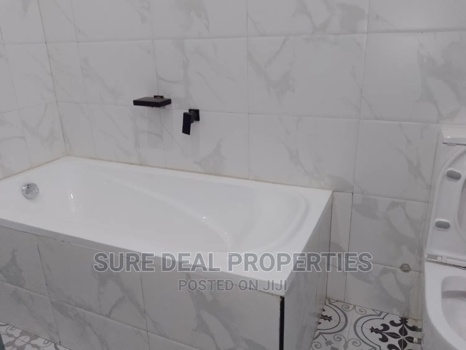 3bdrm Bungalow in Kira-Mulawa Estate for sale