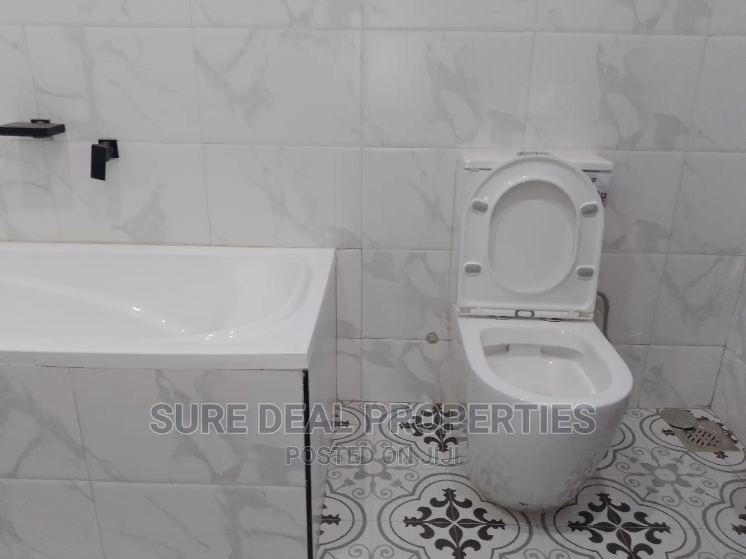 3bdrm Bungalow in Kira-Mulawa Estate for sale