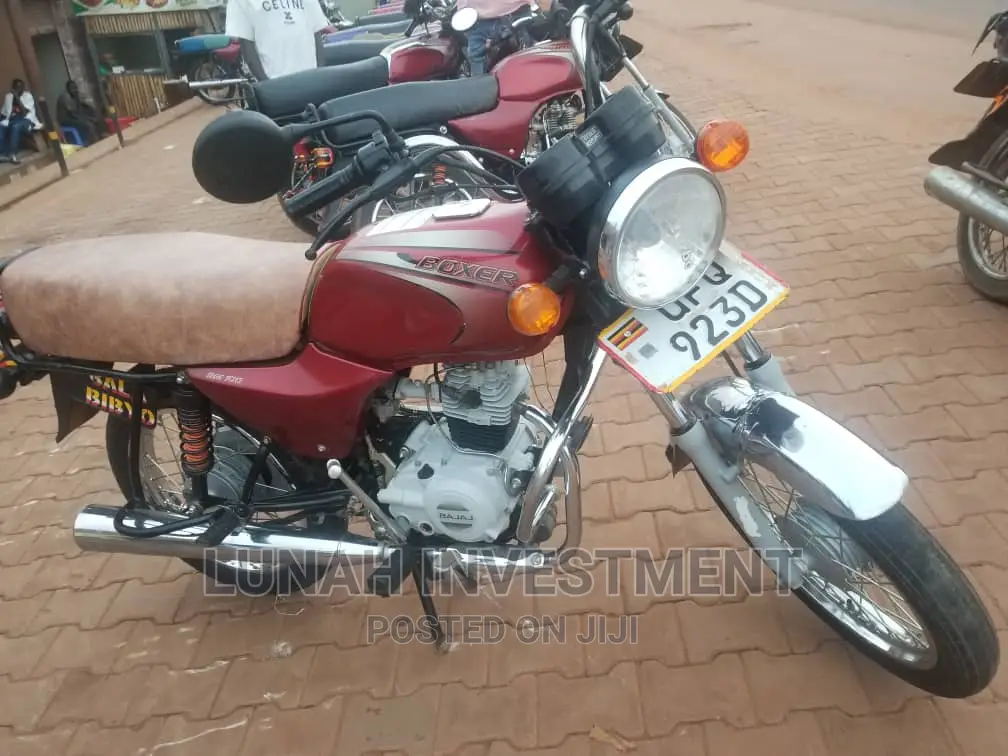 New Bajaj Boxer 2023 Red