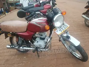 New Bajaj Boxer 2023 Red