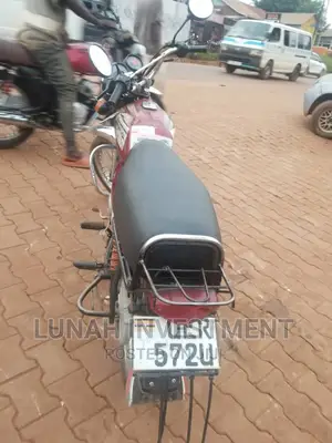 Bajaj Boxer 100 2021 Red