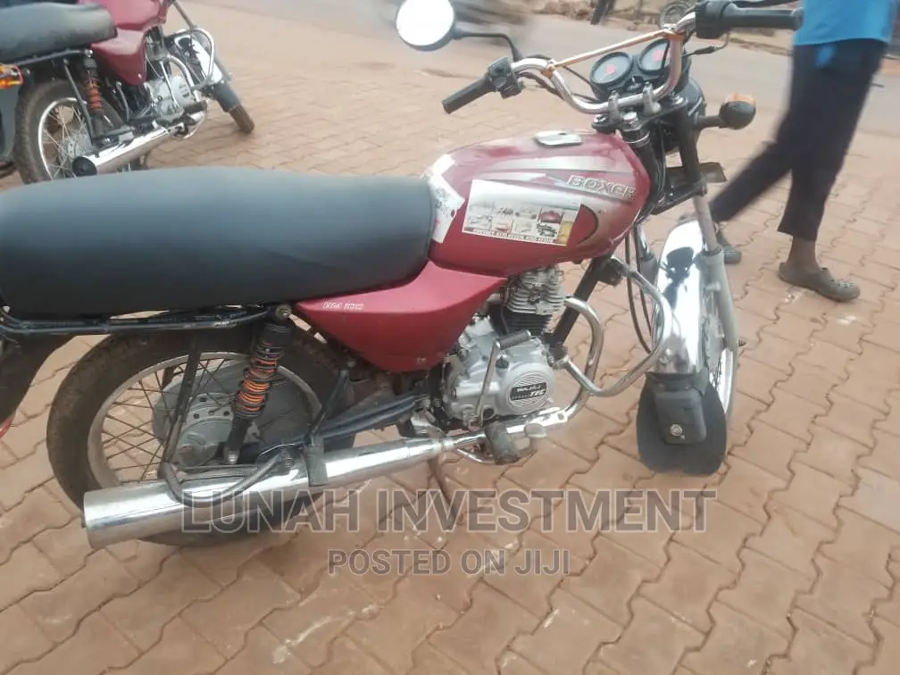 Bajaj Boxer 100 2021 Red