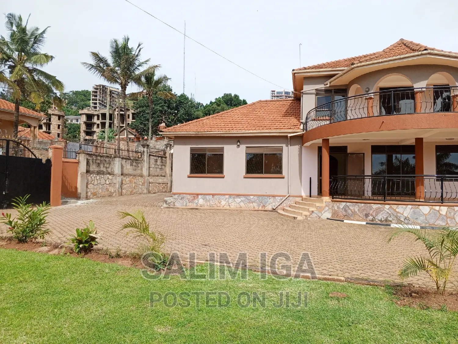 5bdrm Duplex in Kololo Property, Central Division for rent