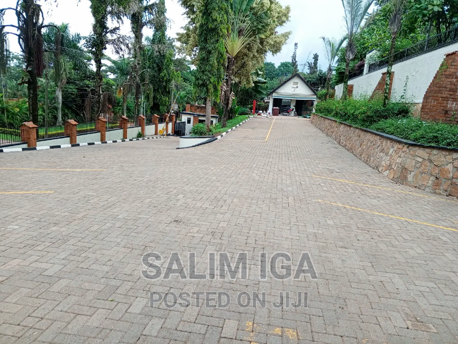 9bdrm Duplex in Kololo Property, Central Division for rent