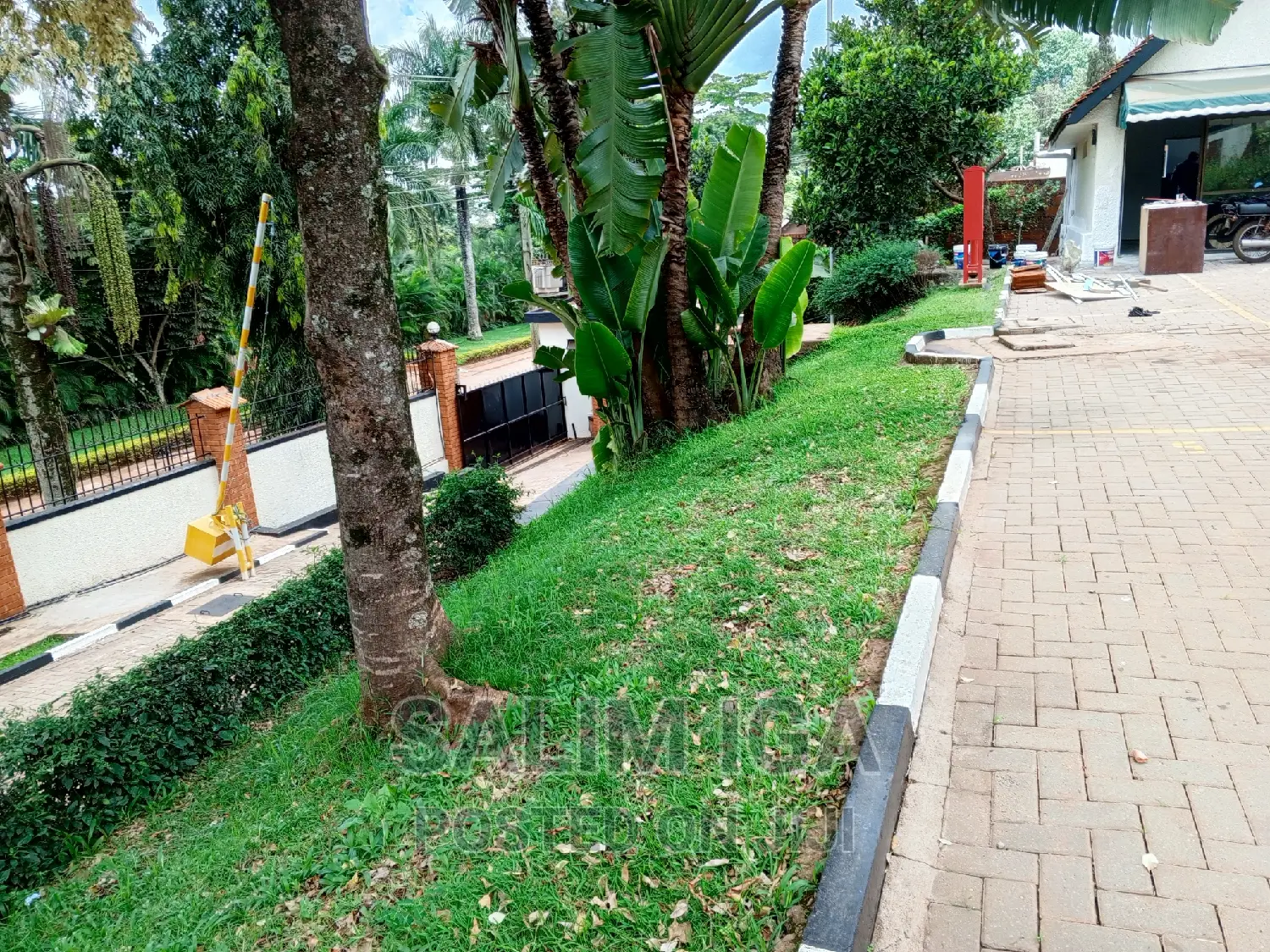 9bdrm Duplex in Kololo Property, Central Division for rent
