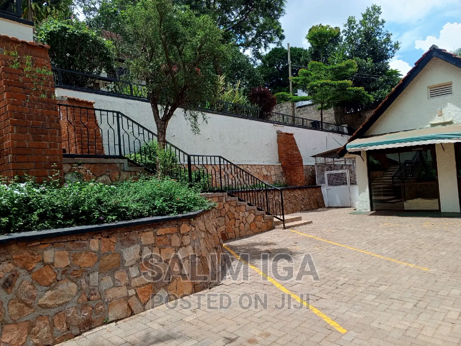 9bdrm Duplex in Kololo Property, Central Division for rent