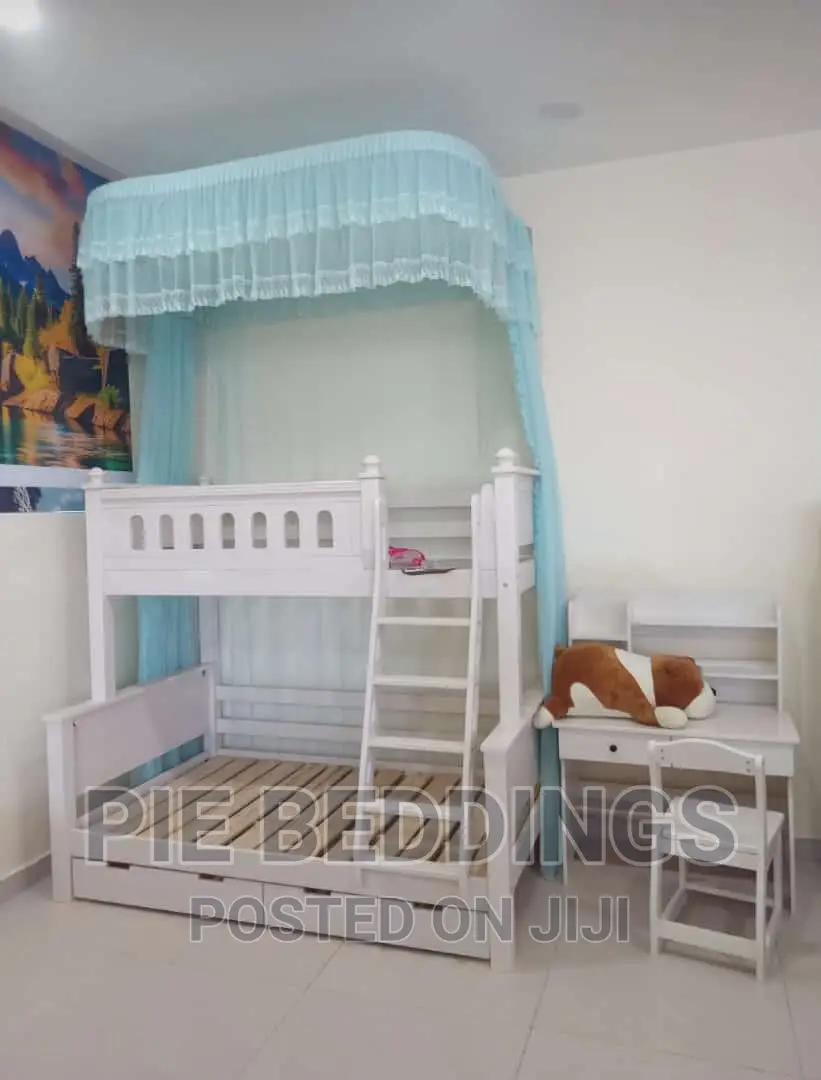 Decker Mosquito Net That Is Wall Mounted