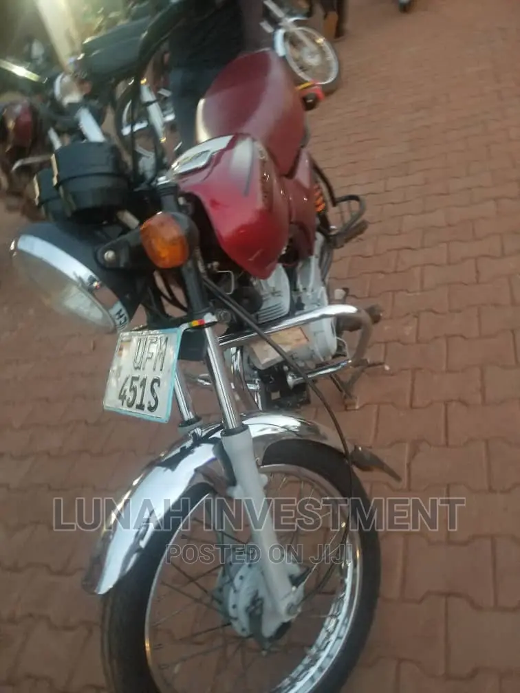 Bajaj Boxer 2021 Red