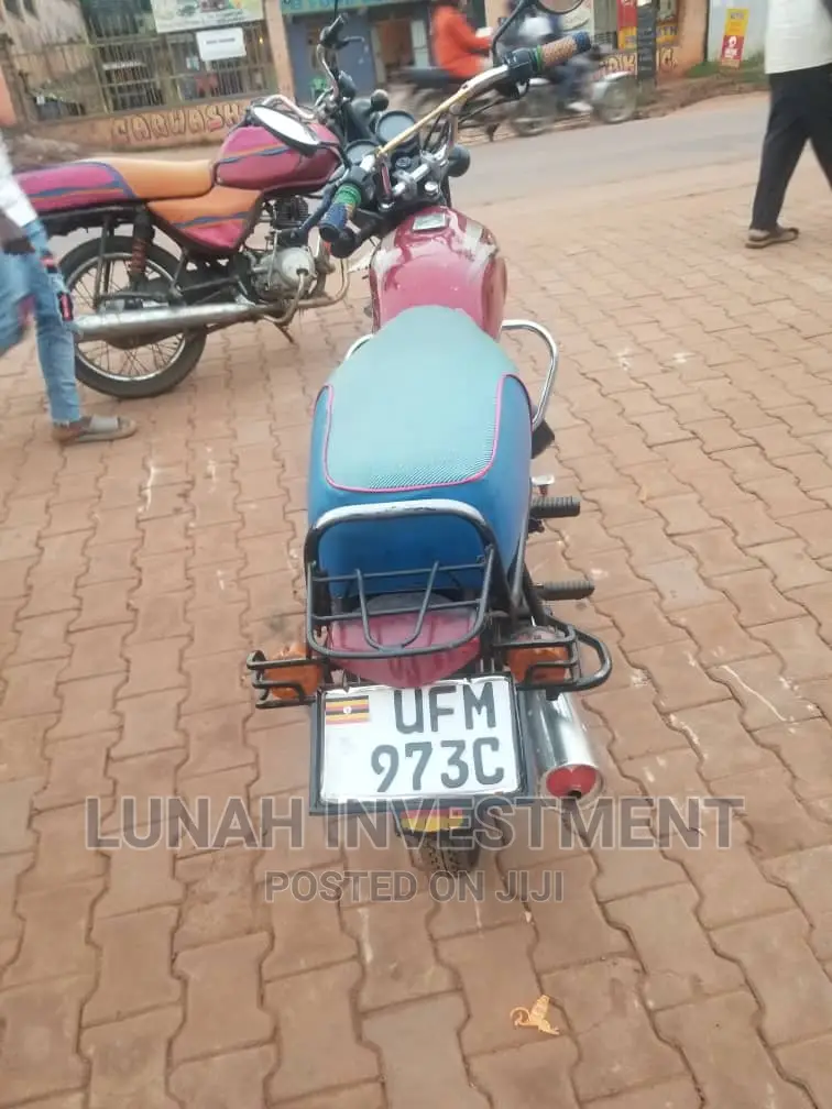 Bajaj Boxer 2023 Red