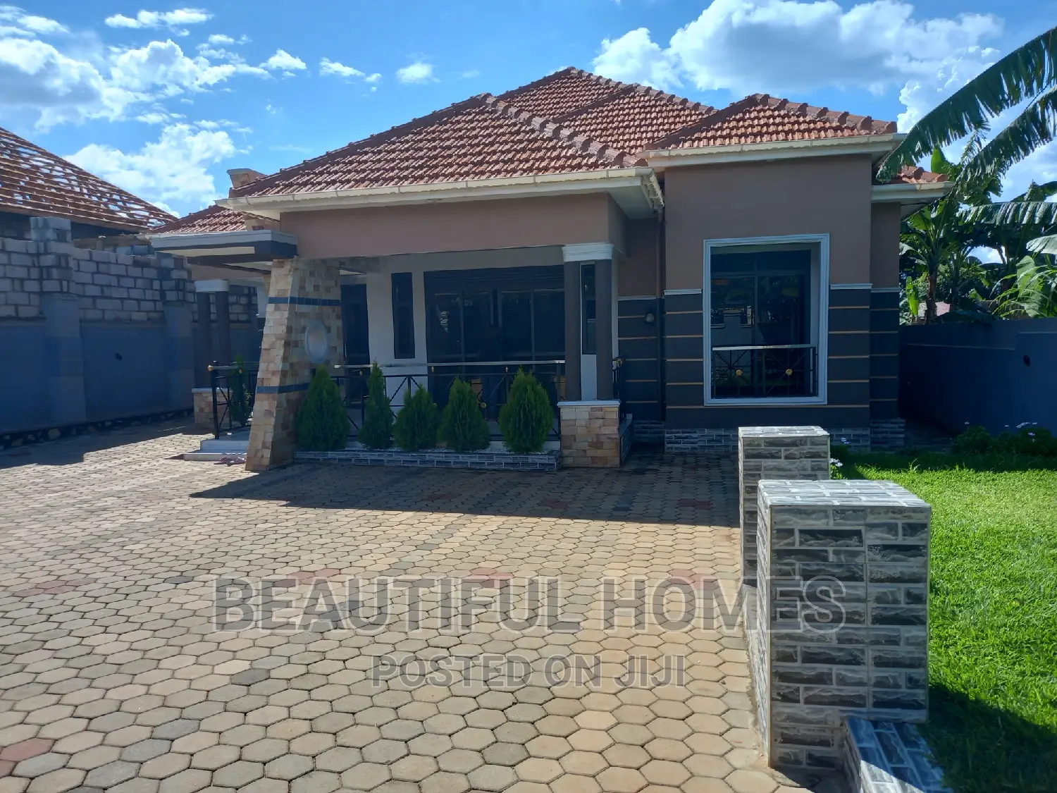 Furnished 4bdrm Bungalow in Kira for sale