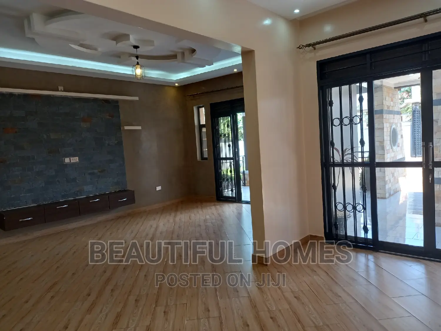 Furnished 4bdrm Bungalow in Kira for sale
