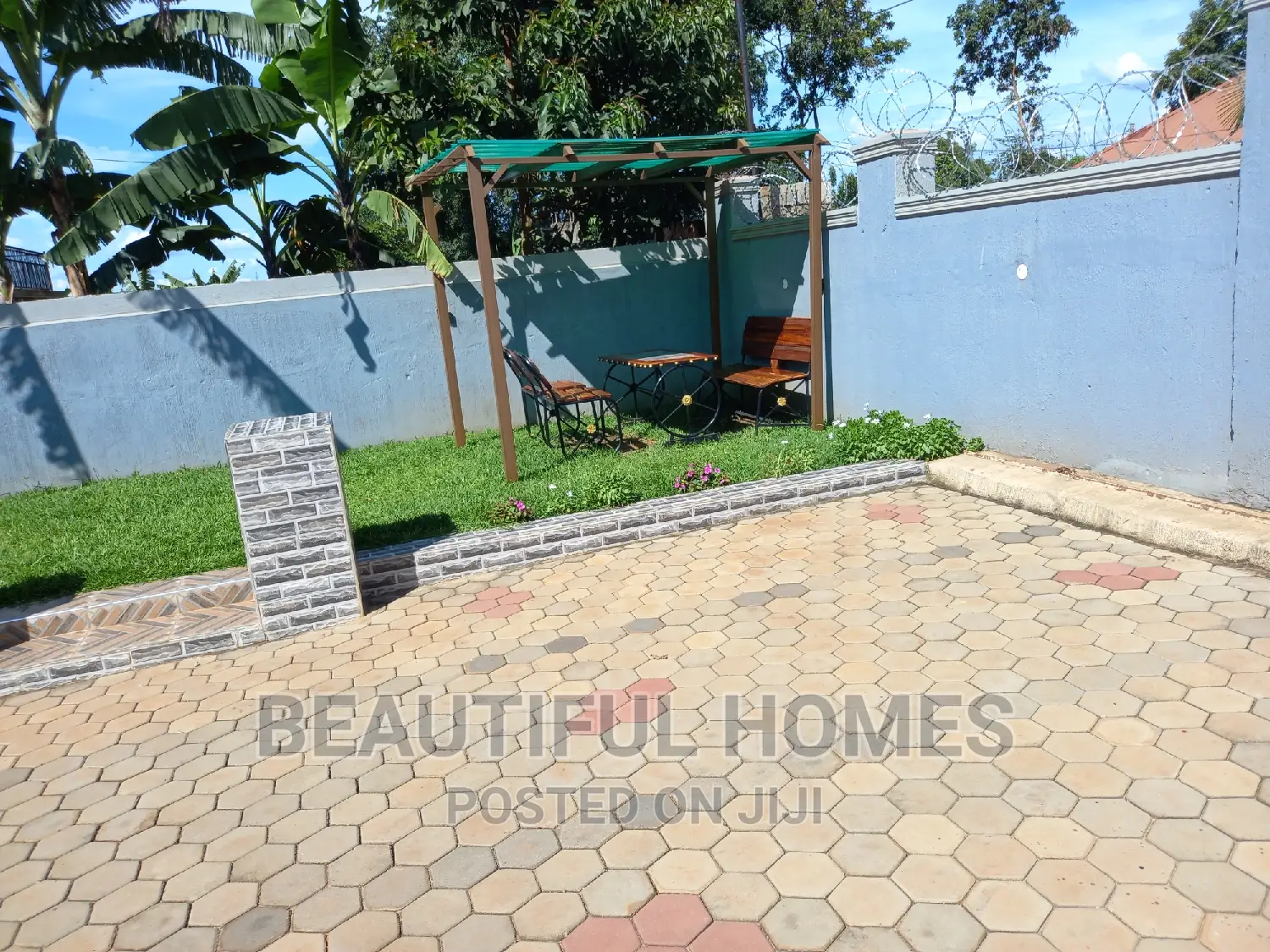 Furnished 4bdrm Bungalow in Kira for sale