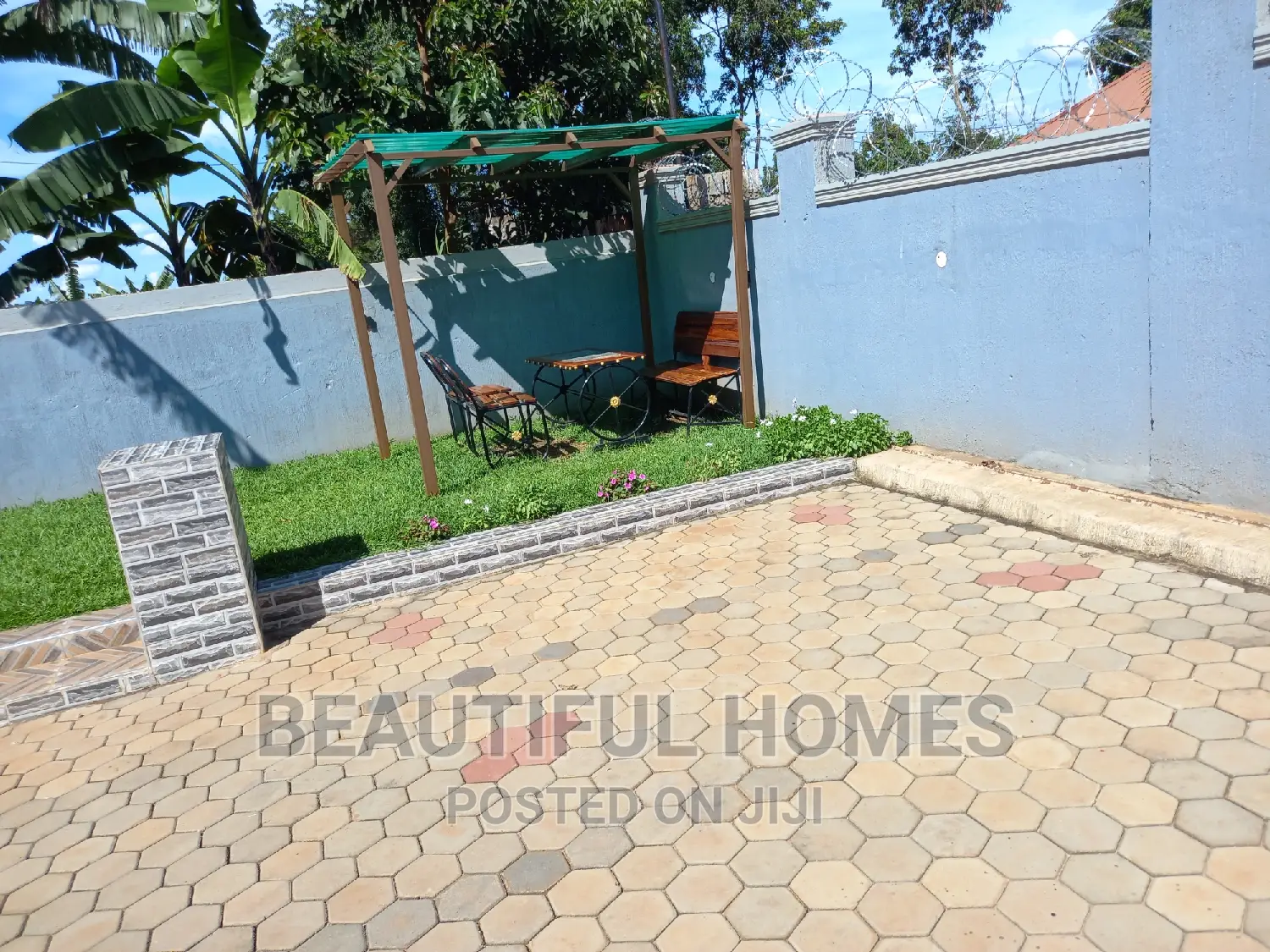 Furnished 4bdrm House in Kira for sale