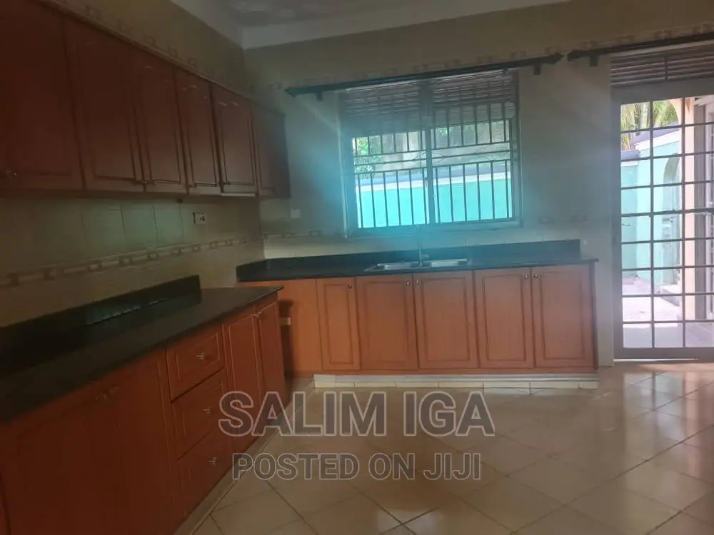 4bdrm Duplex in Kololo Property, Central Division for rent